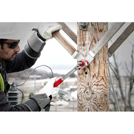 48 22 9213 3