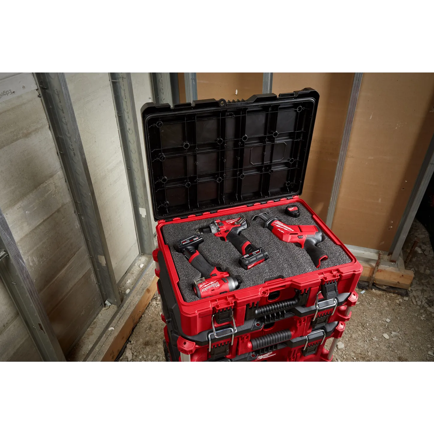 48 22 8451 9